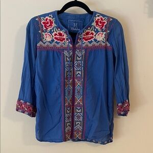 Johnny Was Blue and Red Embroidered 3/4 Sleeve Blouse